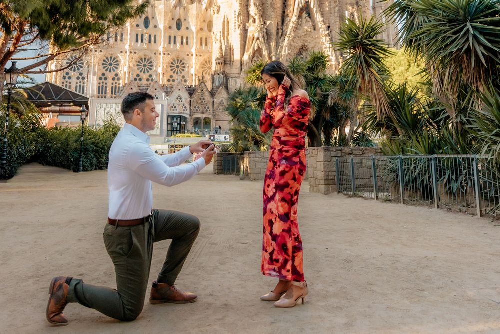 Happy couple newly engaged autumn Barcelona Surprise proposal photoshoot Barcelona BarcelonaLoversPH