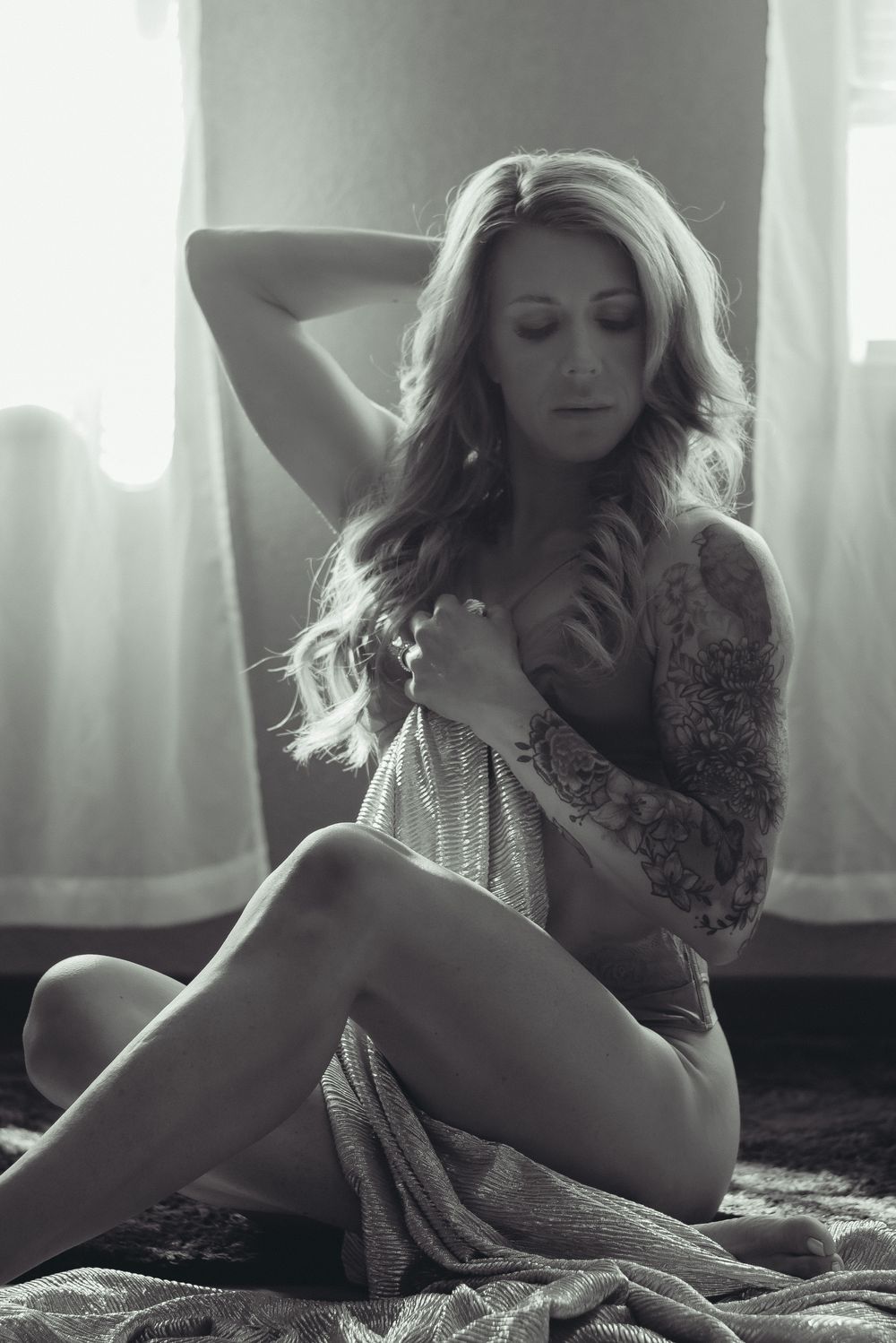 confidence boudoir shoot
Abilene Wylie Clyde Texas boudoir photographer
gift idea for groom boudoir
classic black and white boudoir