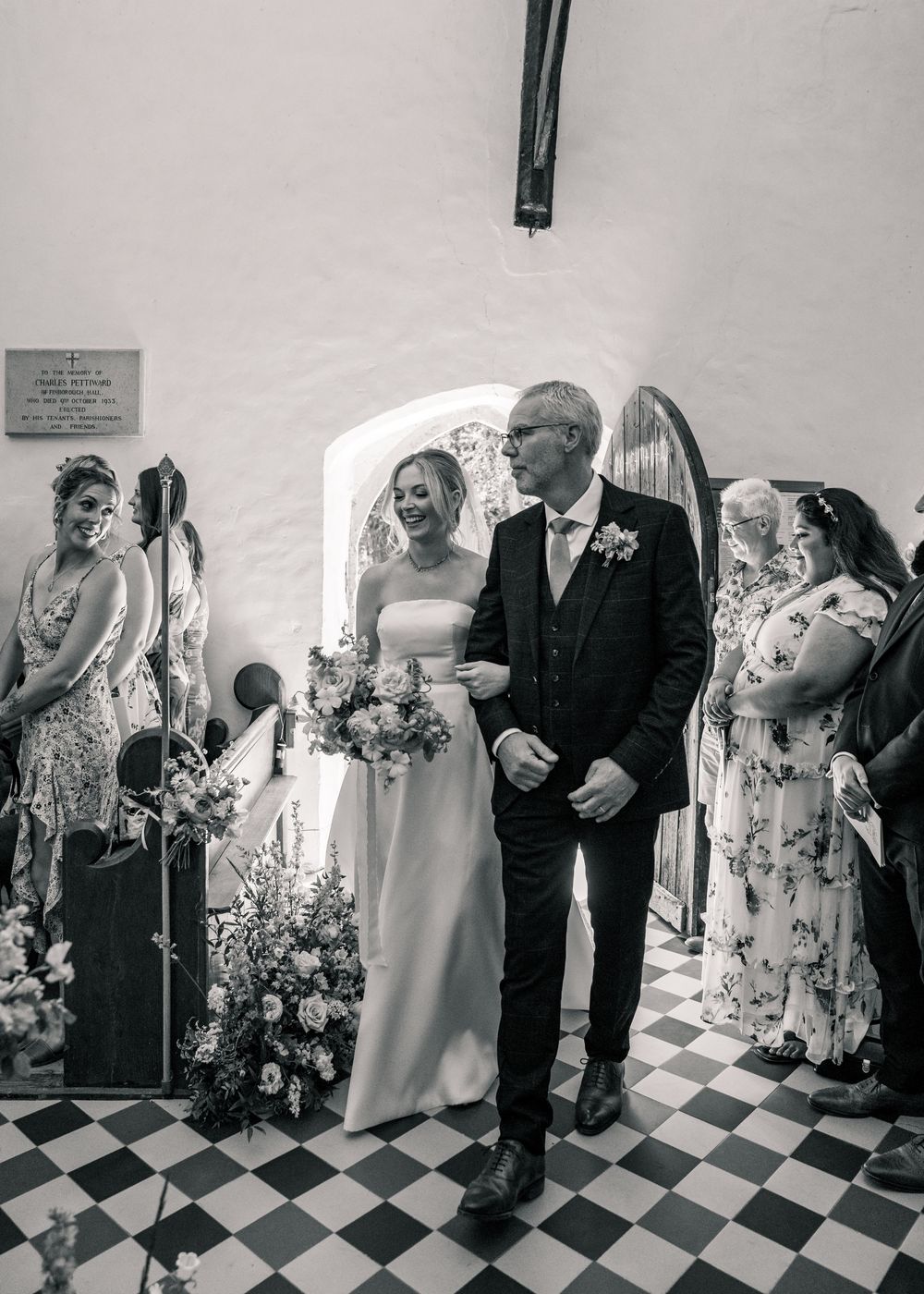 SUFFOLK WEDDING PHOTOGRAPHY - CHURCH WEDDING