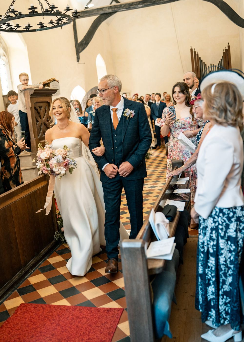 SUFFOLK WEDDING PHOTOGRAPHY - CHURCH WEDDING