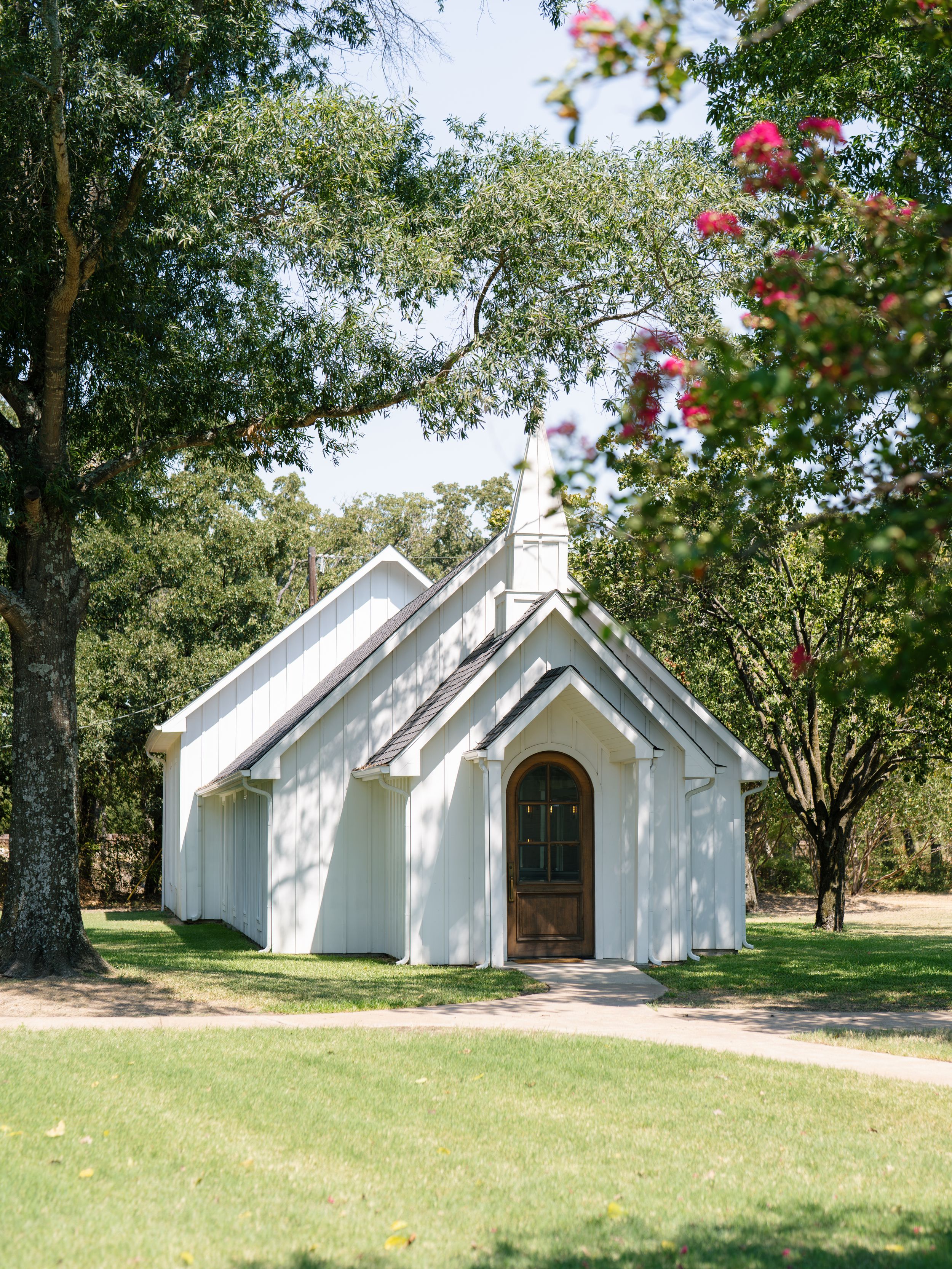 Katelynn Davis Media - Texas Wedding Photographer at the Emerson Venue