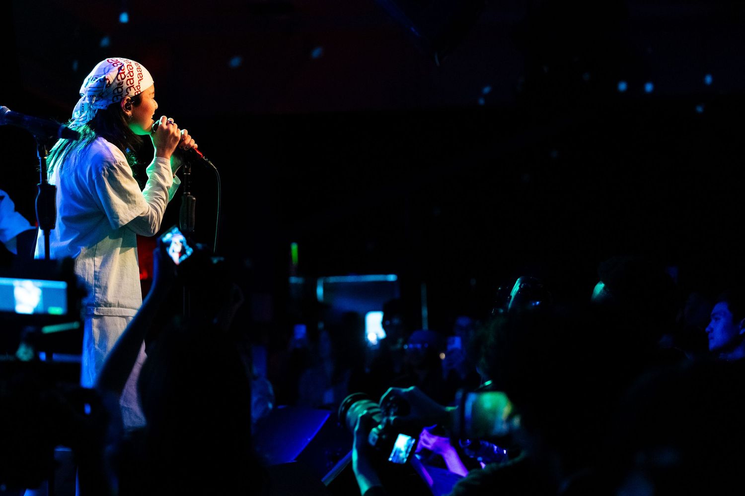 Antransax performs a song for a crowd at the paramount la.