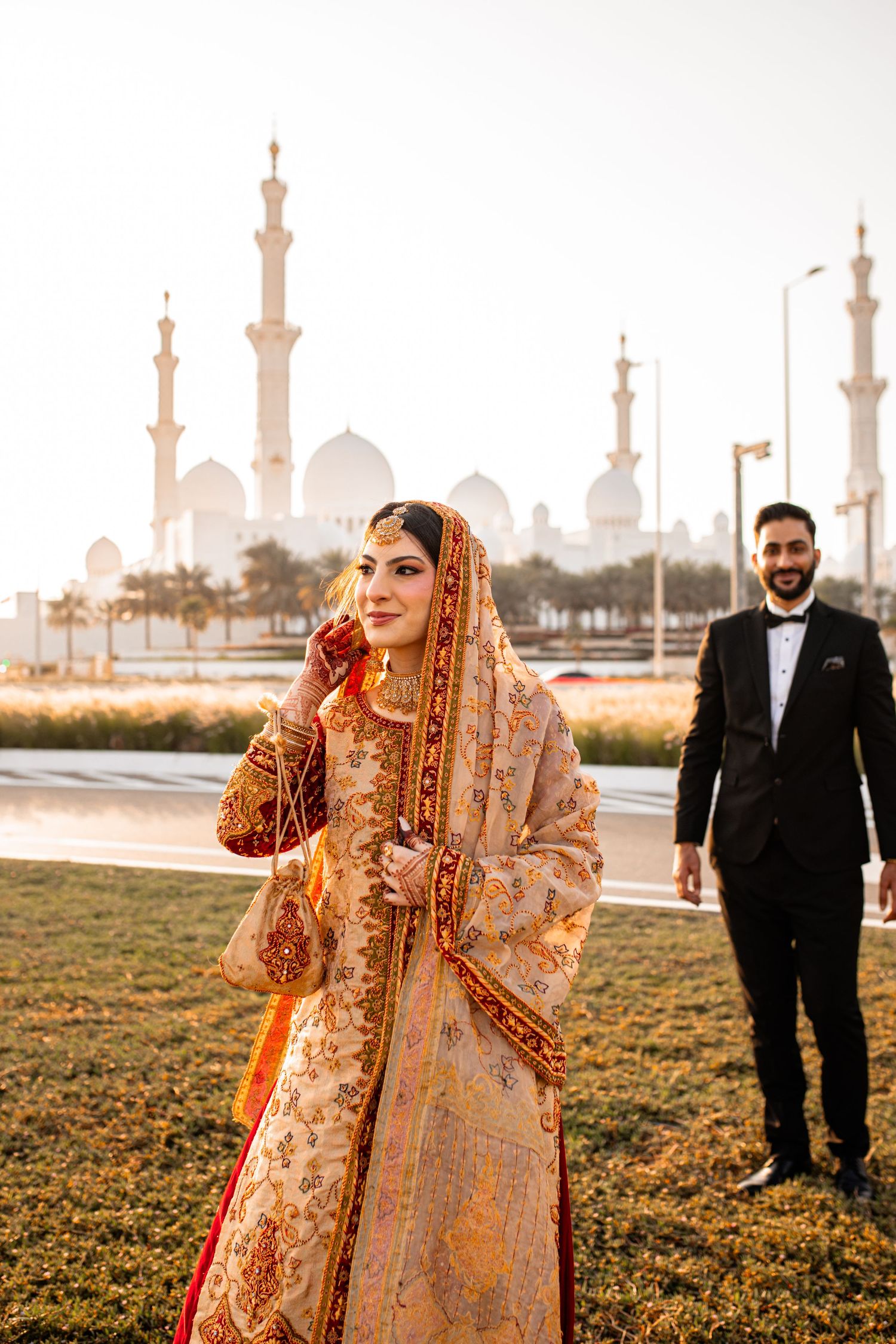 wahat al karama engagement romantic photoshoot abu dhabi sheikh zayed grand mosque