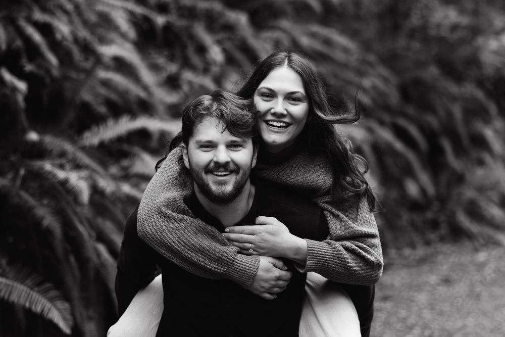 fun PNW engagement sessions