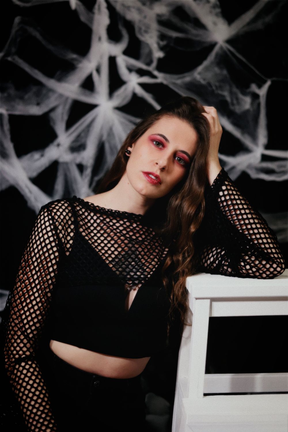 Chaemi Studio, photographe à Montpellier en séance photo en studio. Portrait original d’un shooting créatif d'Halloween, gothique et classe.