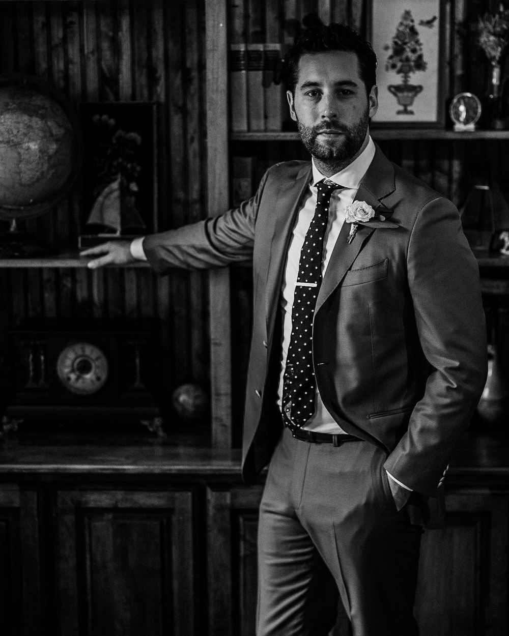 groom posing