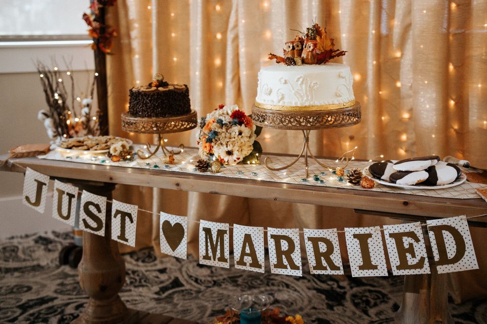 Just married cake display