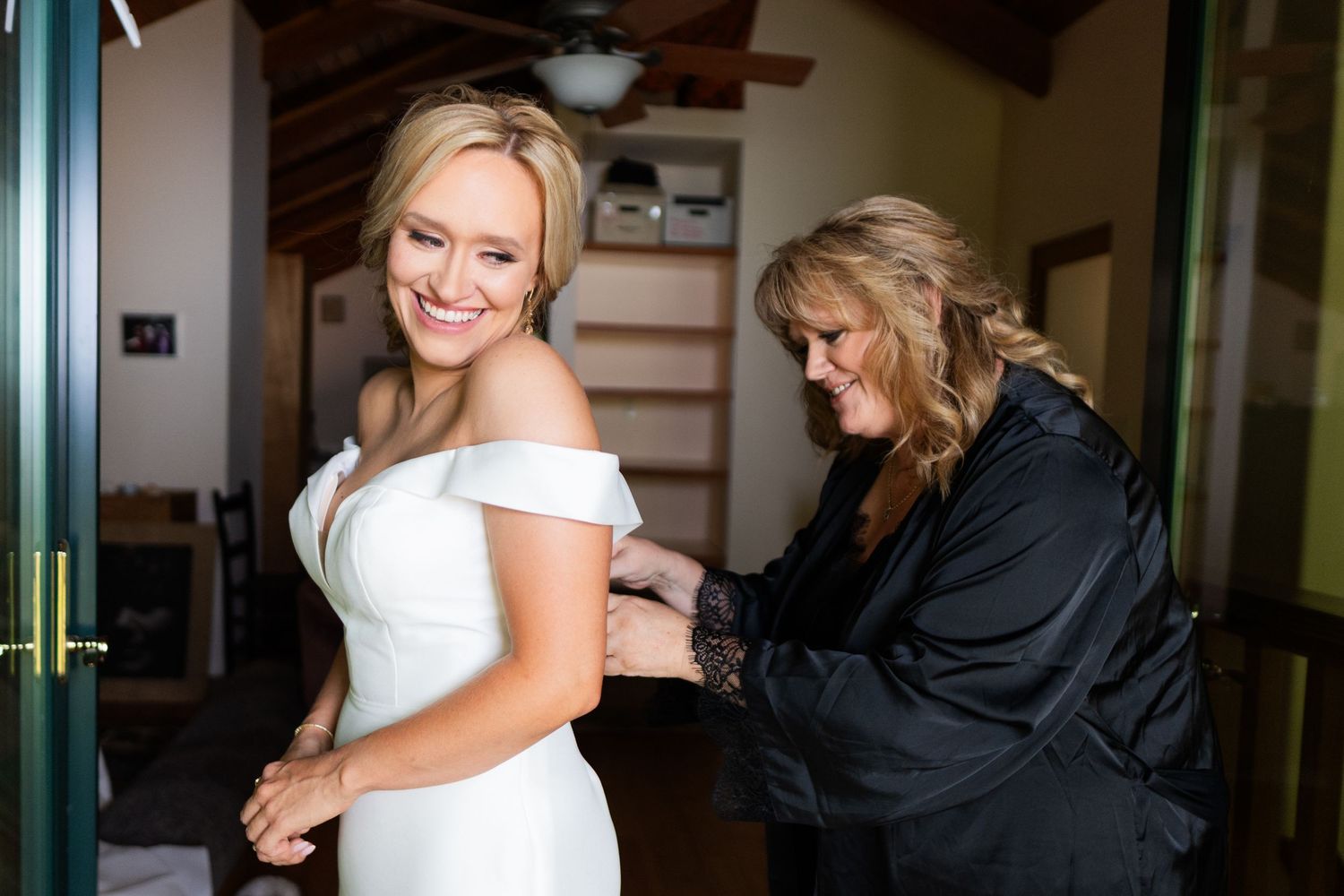 Mara + Connor | © Carly Arnwine Photography | Mendocino County | Leonard Lake Reserve | Northern California Wedding