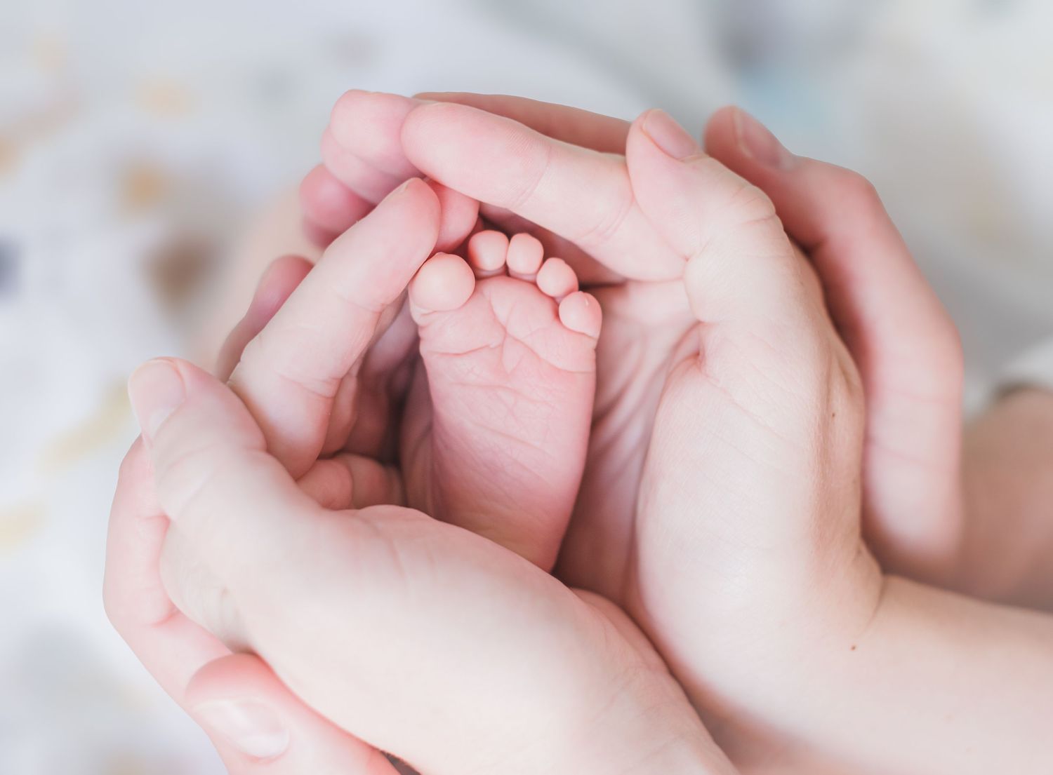 újszülött fotózás, newborn photography, lovely details, apró lábacskák, apró részletek, első napok, családi, lifestyle fotózás, stúdió fotók