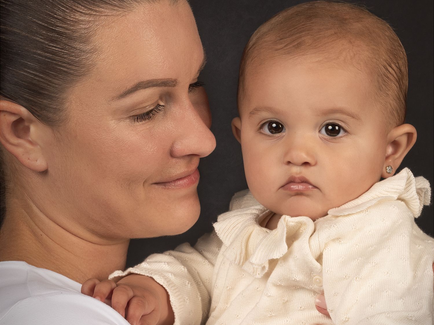 Emotioneel en tijdloos portret met zachte belichting