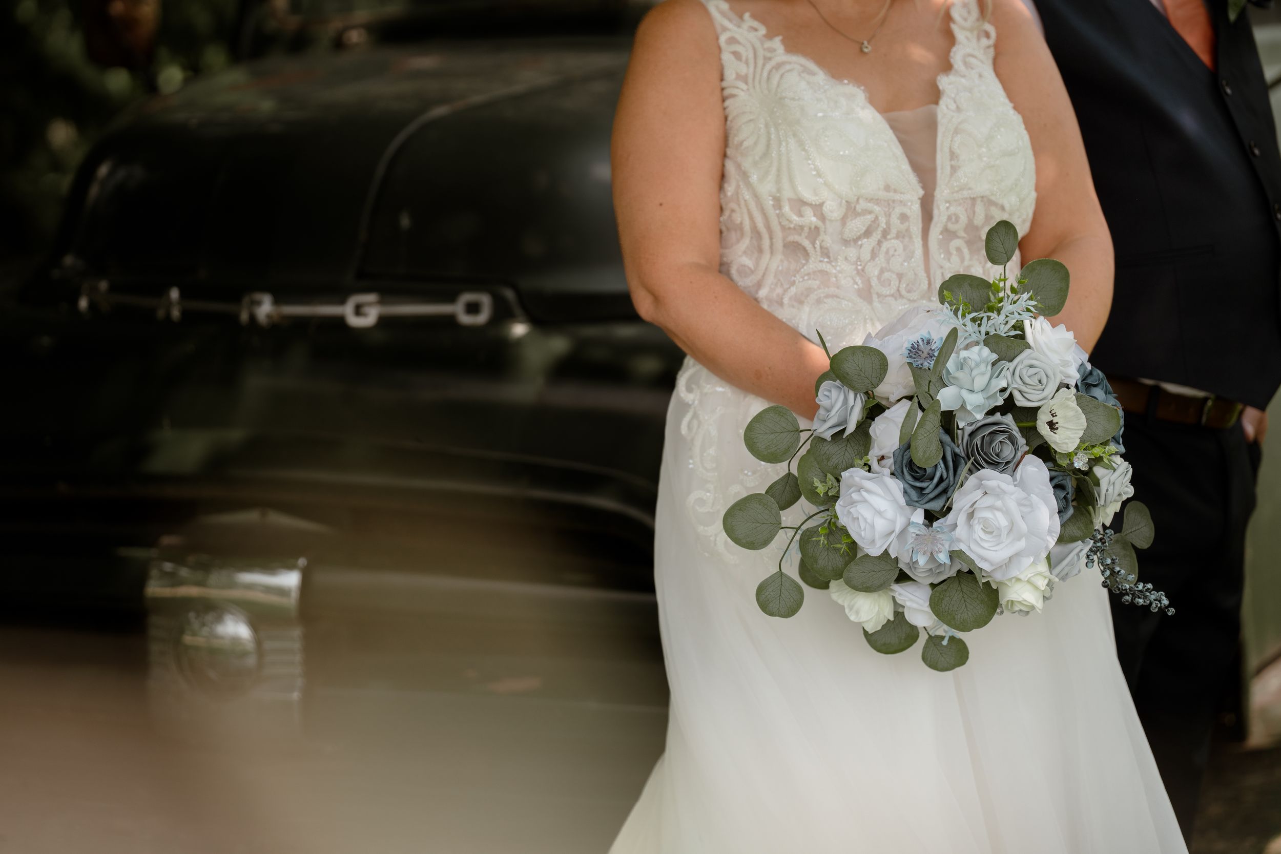 Local Manitoba Wedding Photographer photographs newly married Couple