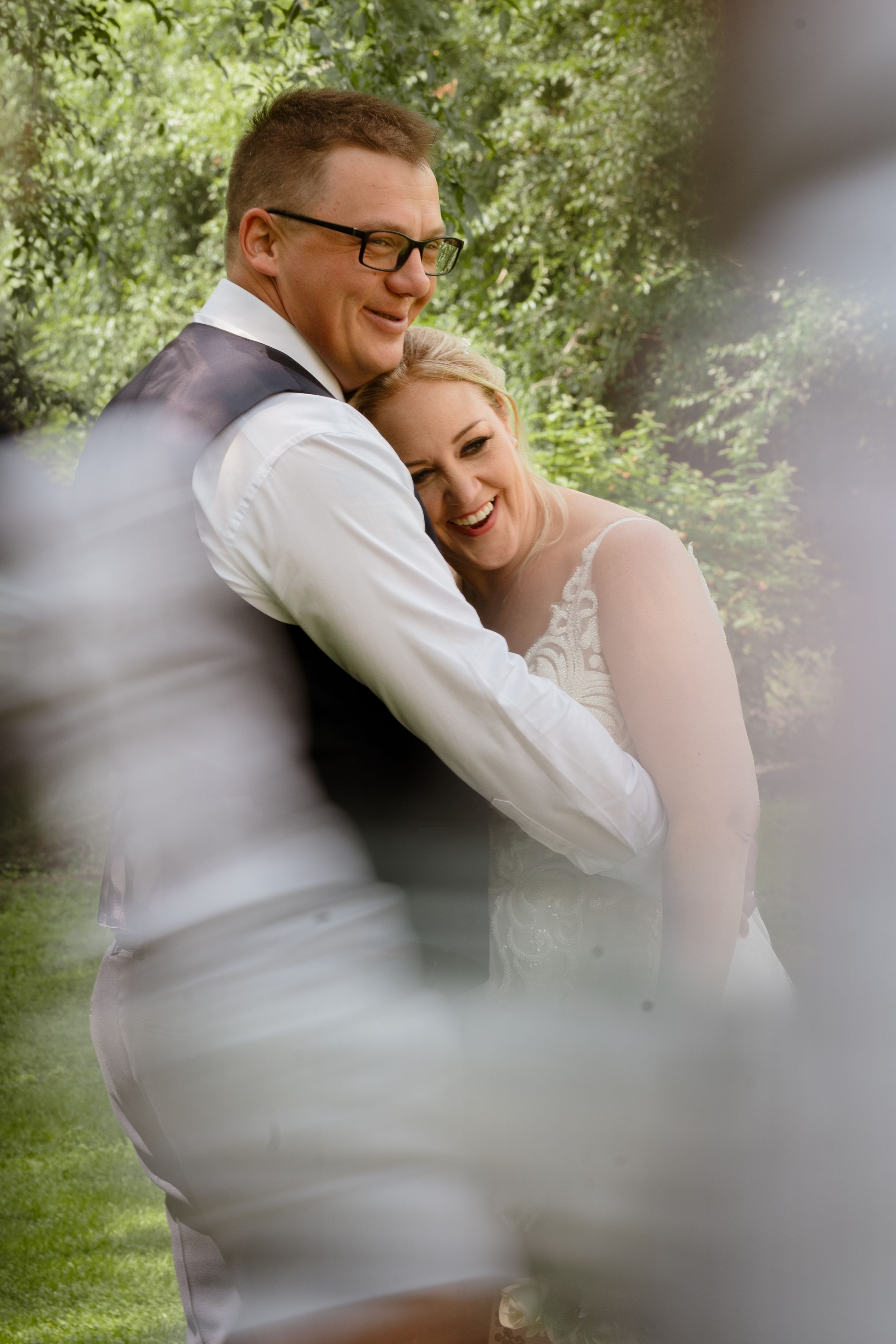 Local Manitoba Wedding Photographer photographs newly married Couple