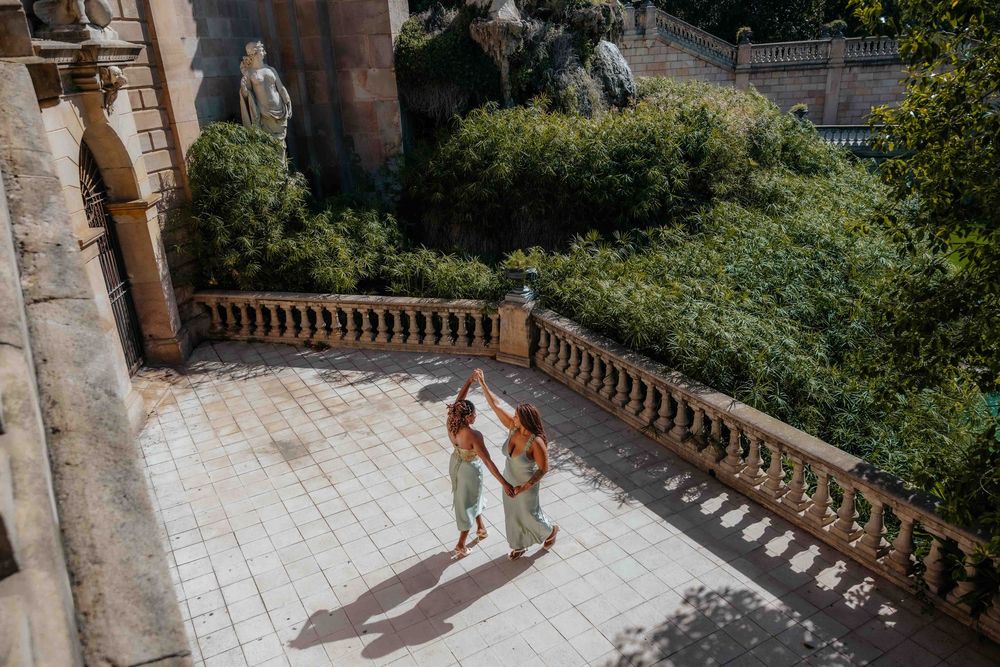 Natural couples photoshoot Barcelona featuring LGBTQ couple.