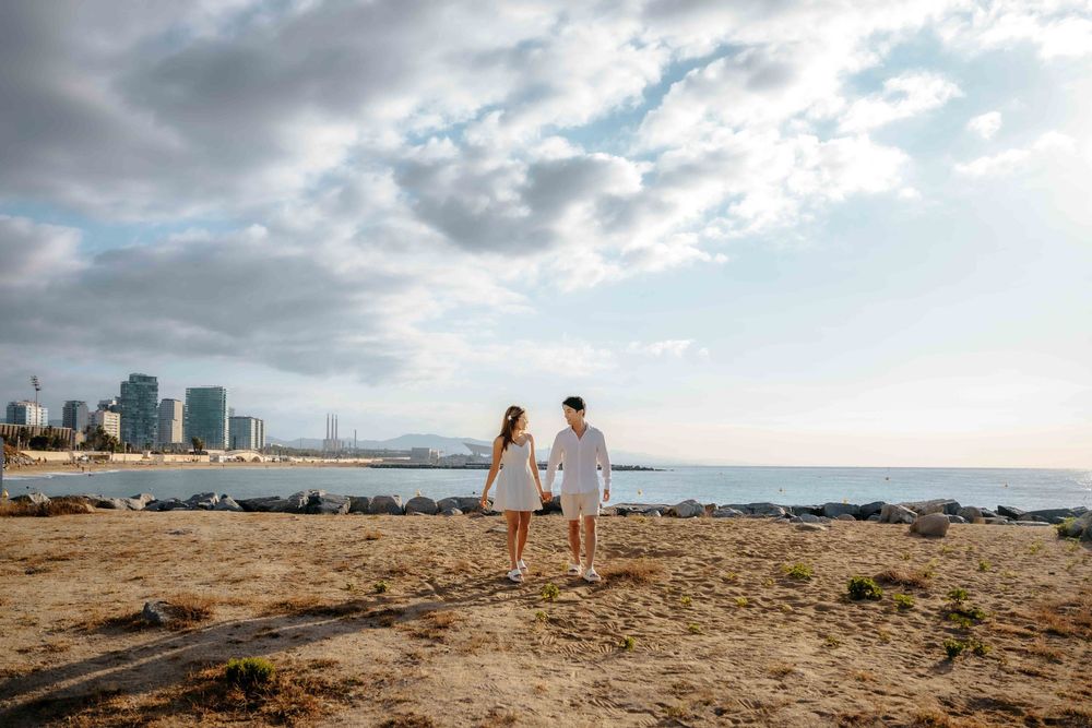 Romantic couple photos Poblenou