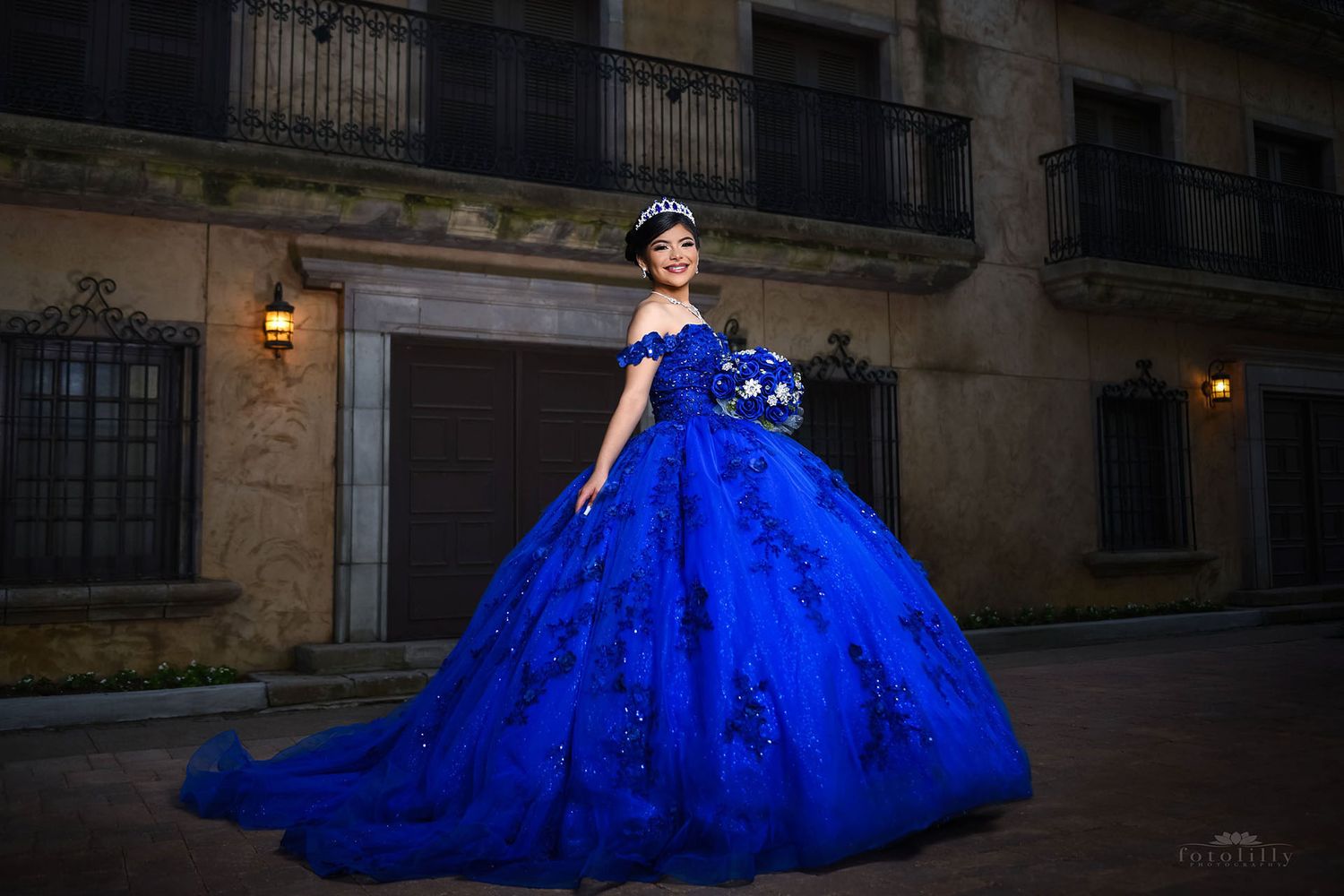 Sesión Save the Date para quinceañeras en Dallas–Fort Worth creada para familias que valoran experiencia