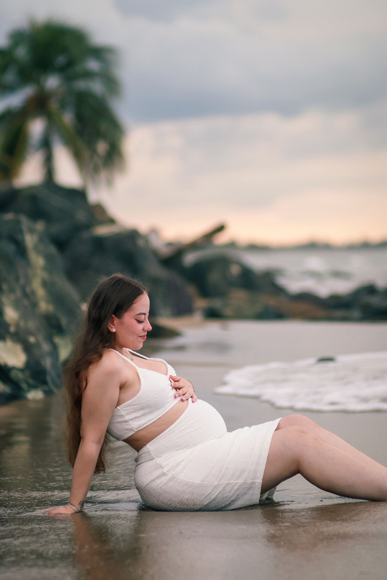 Puerto Rico Photographer. Albert Ray Photo. Maternity Photoshoot. Beach Photoshoot. Pregnancy Photos. San Juan Photographer. Couples. PR