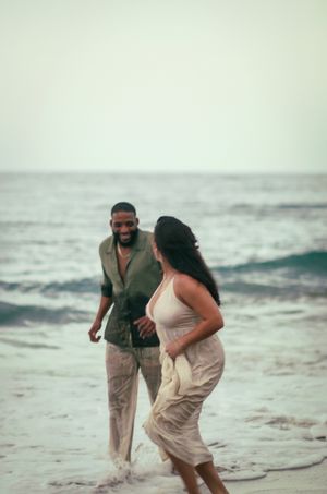 Puerto Rico Photographer. Albert Ray Photo. Book Now. Beach Photoshoot. San Juan Photographer. Engagement Photoshoot. Elopement photos.