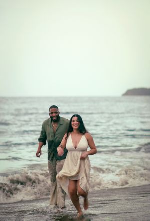 Puerto Rico Photographer. Albert Ray Photo. Book Now. Beach Photoshoot. San Juan Photographer. Engagement Photoshoot. Elopement photos.