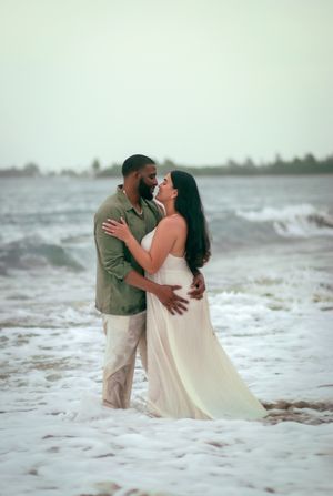 Puerto Rico Photographer. Albert Ray Photo. Book Now. Beach Photoshoot. San Juan Puerto Rico Engagement Photoshoot. Elopement photos. Couple