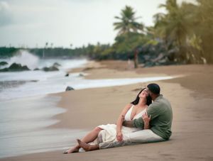 Puerto Rico Photographer. Albert Ray Photo. Book Now. Beach Photoshoot. San Juan Puerto Rico Engagement Photoshoot. Elopement photos. Couple