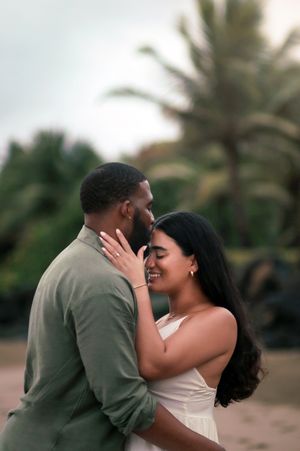 Puerto Rico Photographer. Albert Ray Photo. Book Now. Beach Photoshoot. San Juan Puerto Rico Engagement Photoshoot. Elopement photos. Couple