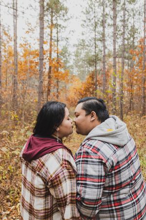 #SaintPaulphotographer
#couplesportrait
#Hmongcouplesportrait
#portraitphotography
#outsideportraitcouple