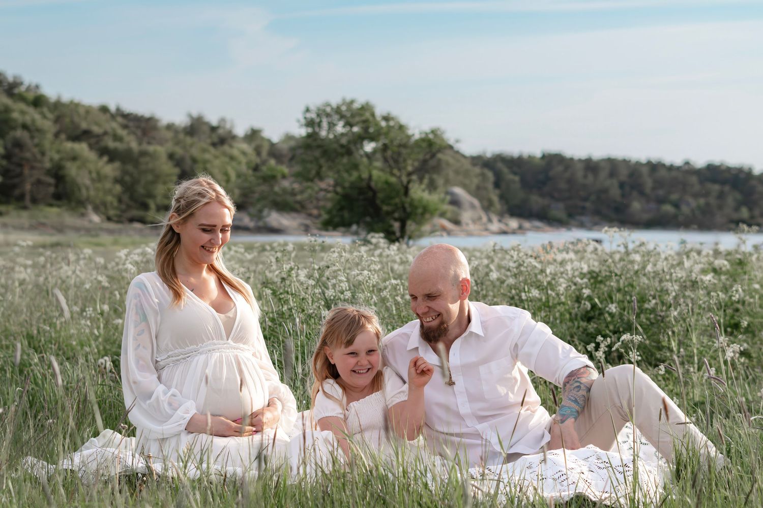 Mysig familjefotografering i naturen