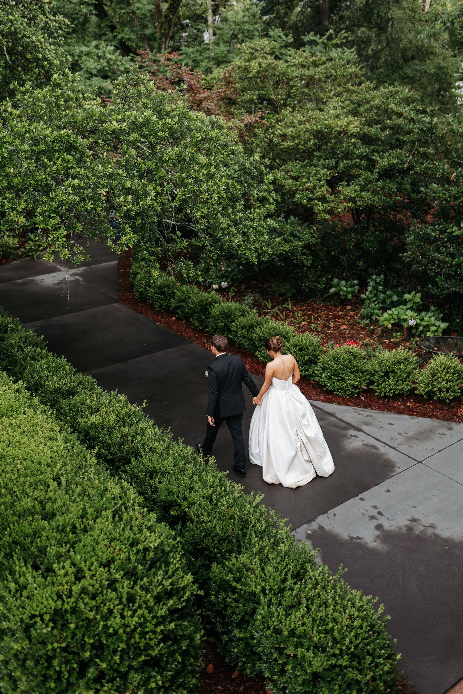 Wedding day photo captured in TH Photo's signature romantic style.