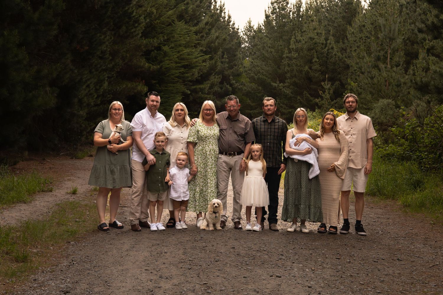 extended family session at bottle lake forest christchurch