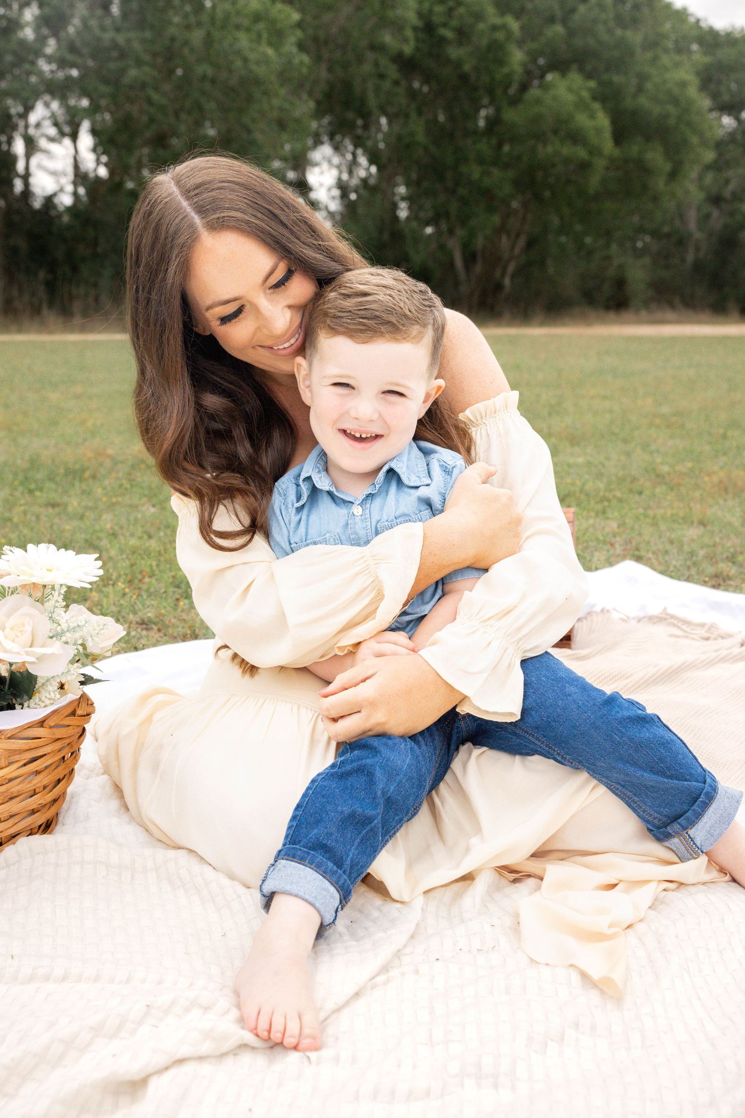 Motherhood portrait session in Spring, Texas