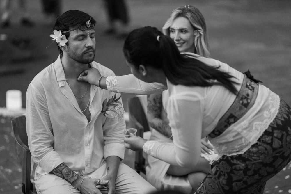 Honeymoon couple photography in Bali at a luxury resort