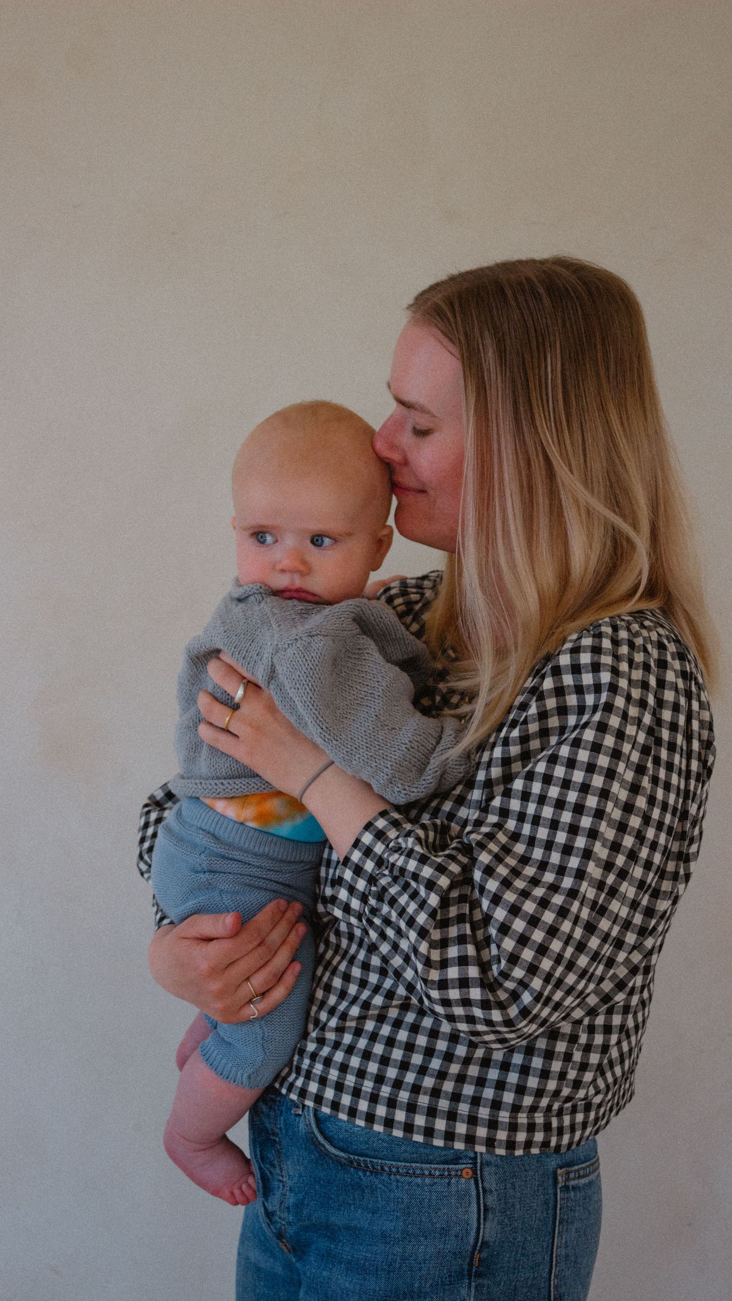 Vancouver Family and Motherhood Photographer offering candid, natural Sessions for pregnancy, newborn, breastfeeding, mommy and me sessions.