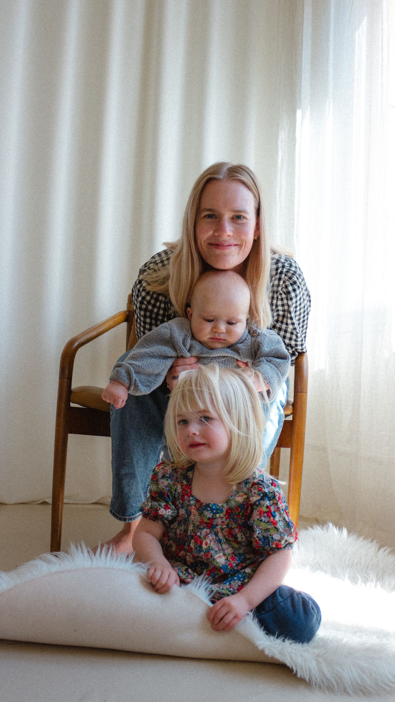 Vancouver Family and Motherhood Photographer offering candid, natural Sessions for pregnancy, newborn, breastfeeding, mommy and me sessions.
