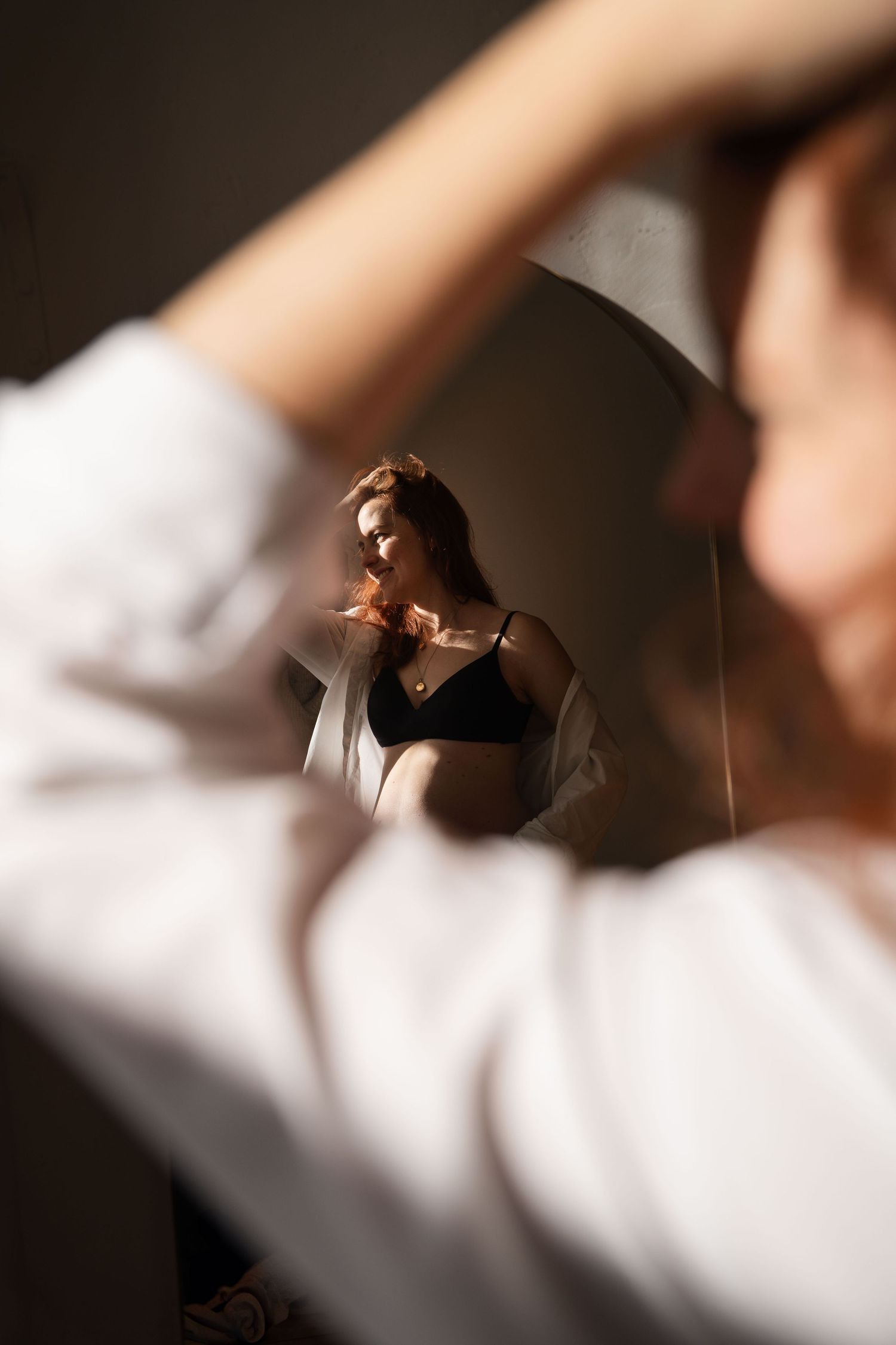 Portret vrouw, creatief portret. Zwangerschapsfotografie. Zwangerschap in Beeld. Newborn. Intiem. Boudoir fotografie.