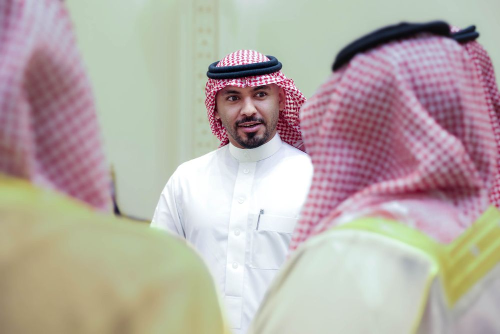 يحضر حفل الزفاف المتألق هيثم خالد المنتج وصانع المحتوى، الرئيس التنفيذي لشركة نوافذ، والمعروف بتقديم برنامج تقارير هيثم