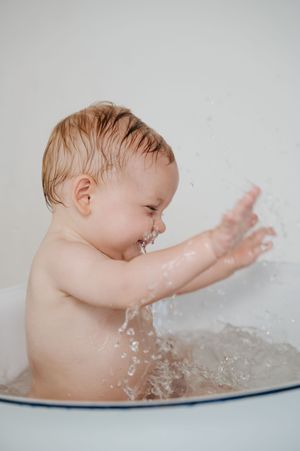 Melissa Stuer Photography Moederschapsfotograaf Moerbeke Oost-Vlaanderen kinderfotograaf Studio cakesmah eerste verjaardag studio jongen