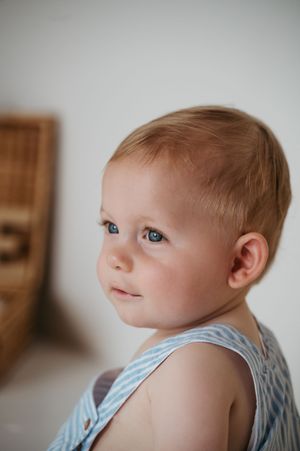 Melissa Stuer Photography Moederschapsfotograaf Moerbeke Oost-Vlaanderen kinderfotograaf Studio cakesmah eerste verjaardag studio jongen