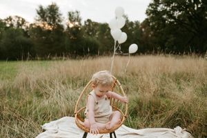 Melissa Stuer Photography Moederschapsfotograaf Moerbeke Oost-Vlaanderen kinderfotograaf jongen zonsopkomst cake smash eerste verjaardag