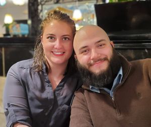 Picture of a happy couple taken by Rhonda Kay Photography.