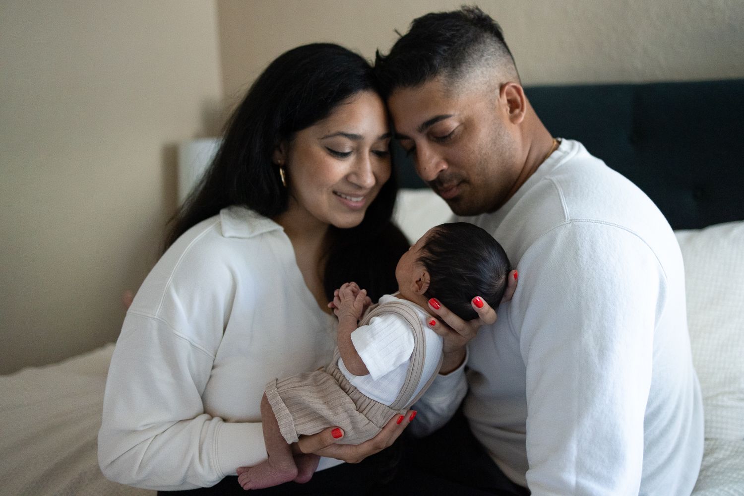 Los Gatos Photographer Cindy Tucey does an in-home lifestyle newborn photo session for family in San Jose