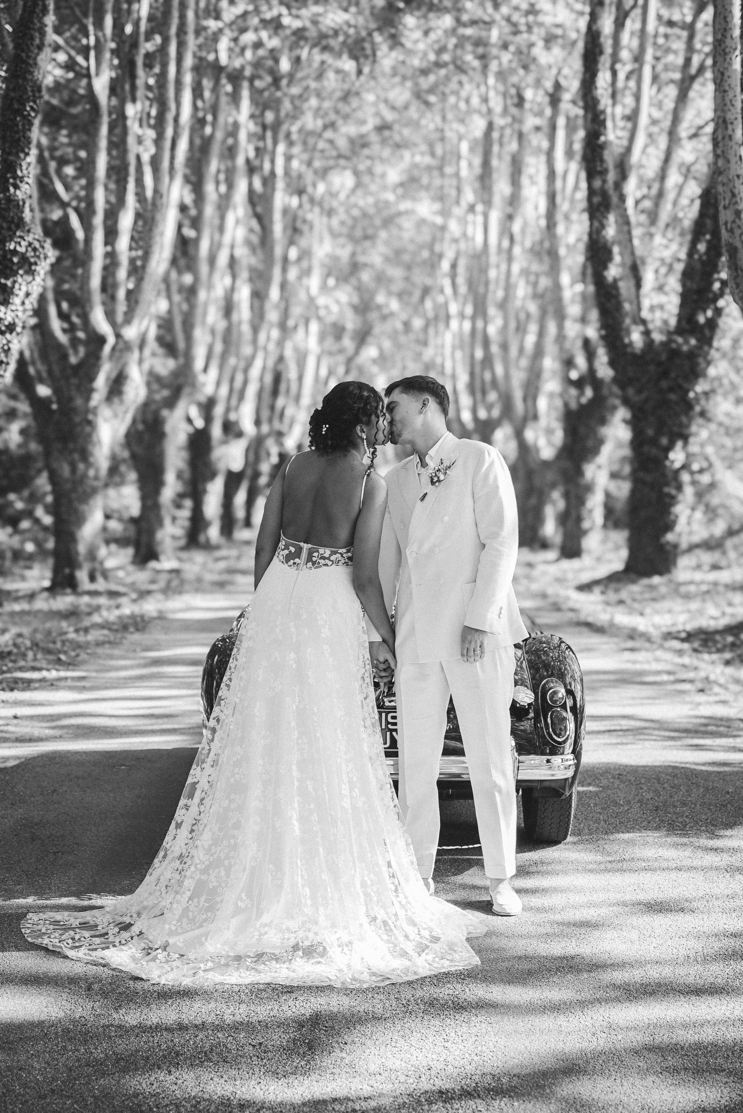 Photo du mariage de Maëlanne et Archibald, shooting des mariés. Mariage à Saint Remy-de-Provence. Photographe Chloé Cabanes