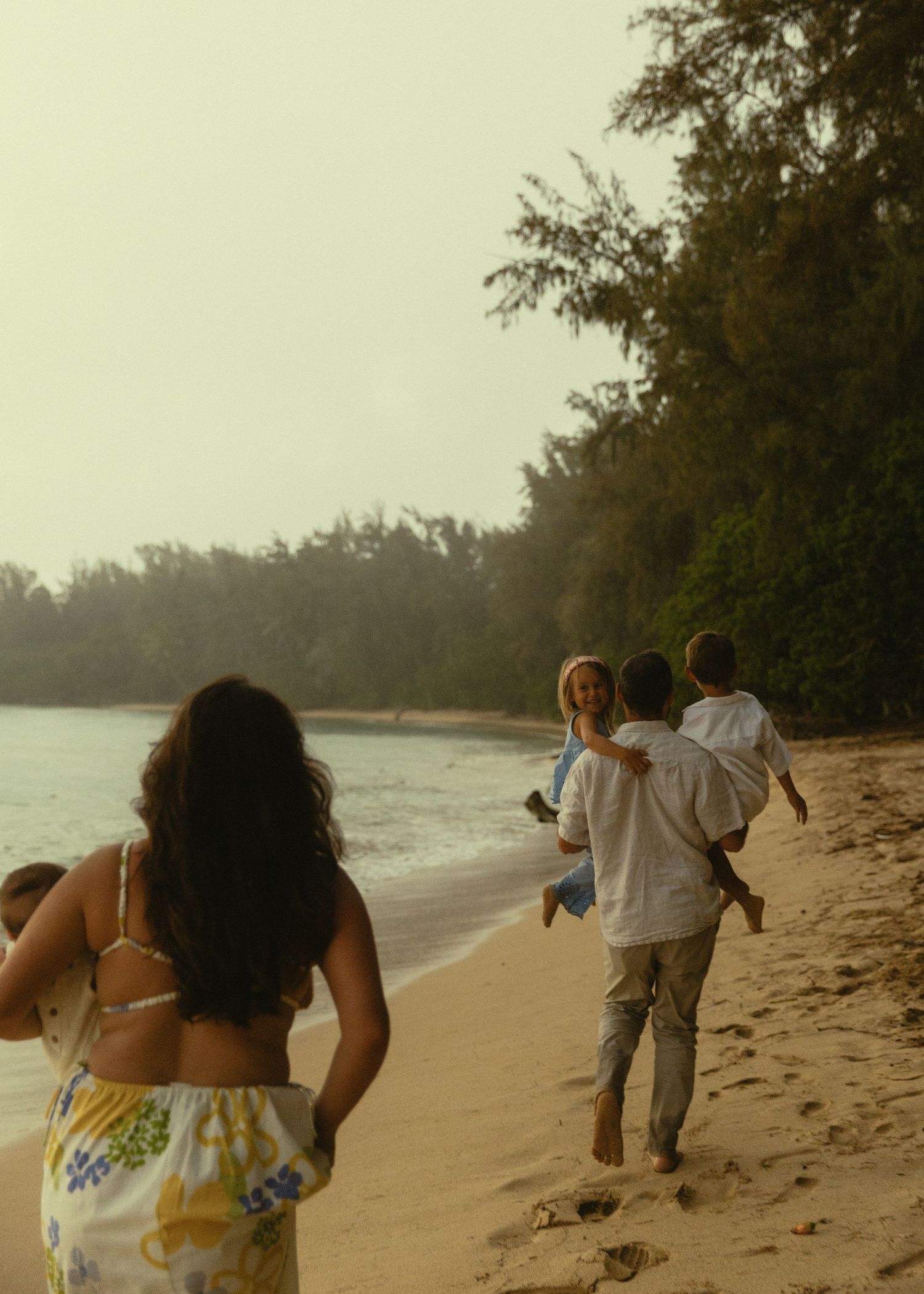 o'ahu photographer, cinematic photographer, travel photographer, Hawai'i photographer, family photographer, family