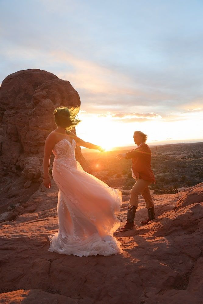 romantic sunset photo at the arches