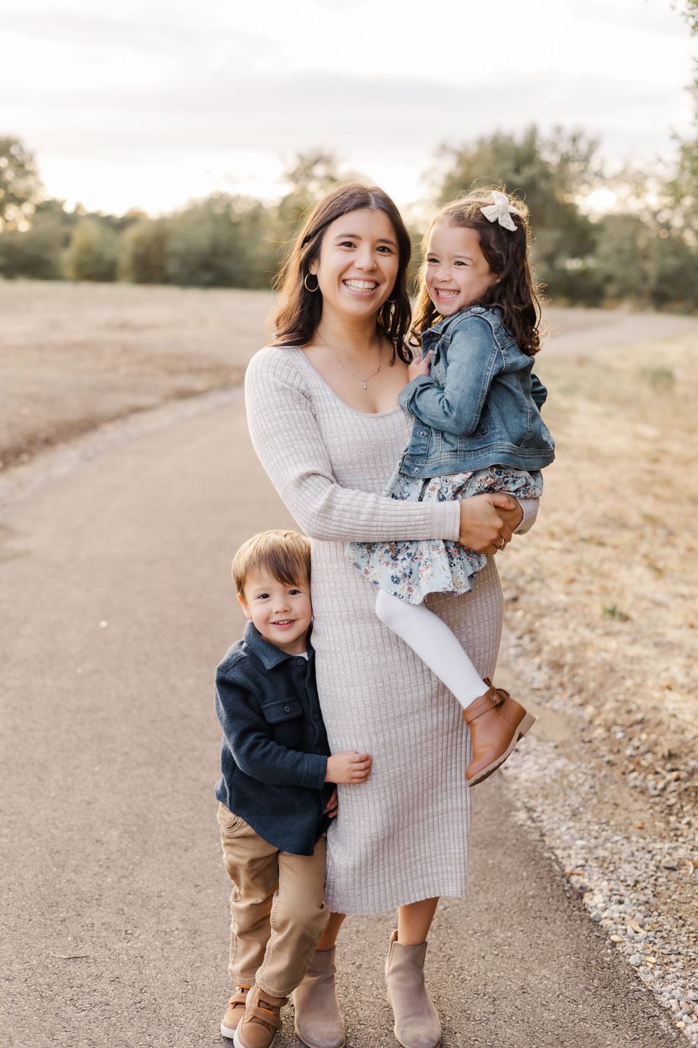 mom and 2 kids at mothers day mini session. golden hour. fall photos Sonoma County California