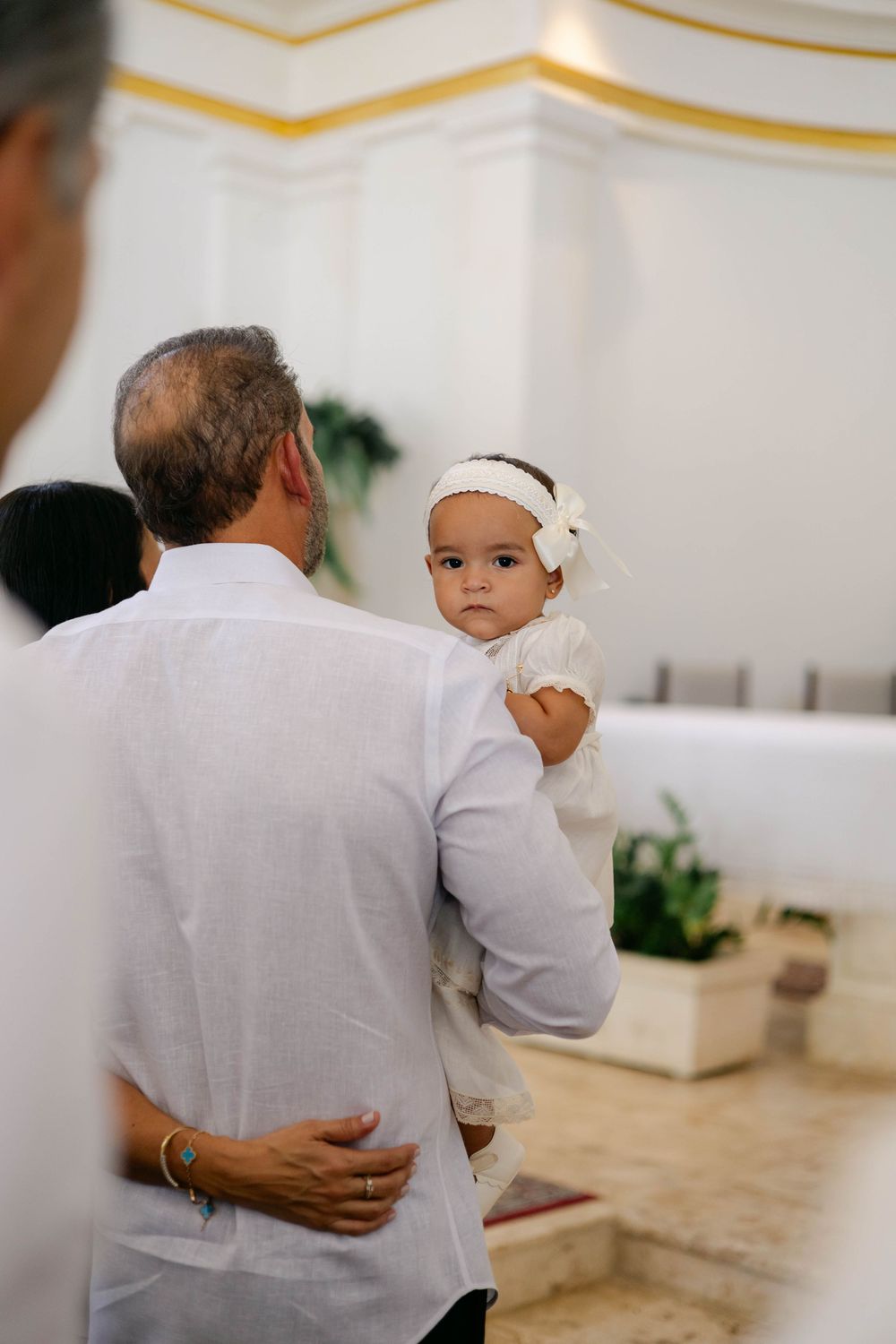 Baptism portraits in Cap Cana with a clean and elegant aesthetic. Photos that reflect faith, family, and unforgettable moments.