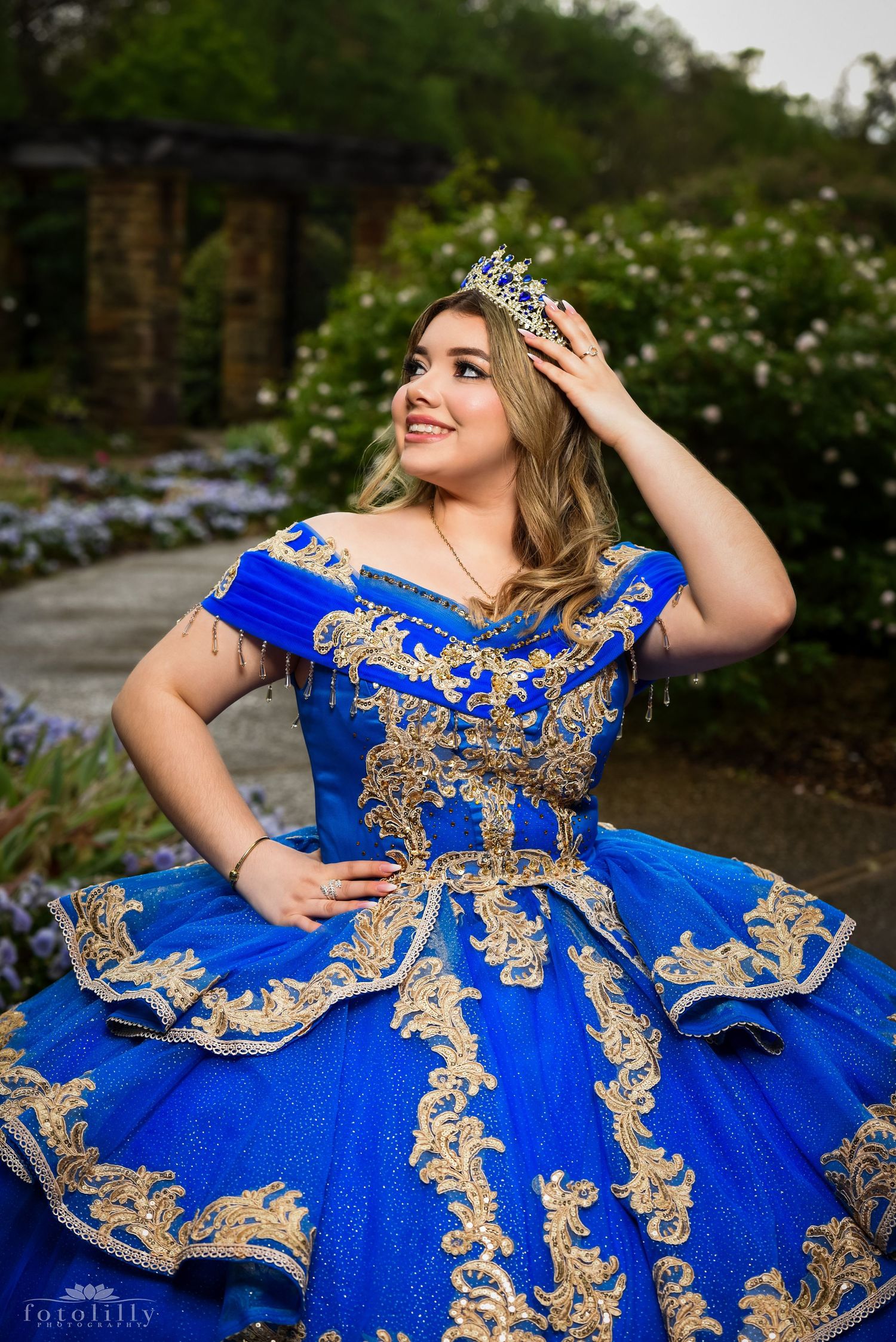 Professional Quinceañera photography in Denton highlighting elegant Sweet 15 portraits captured throughout Denton and north texas
