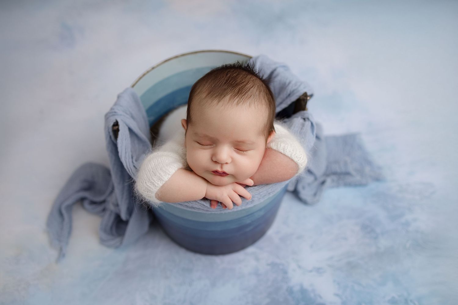 Miami newborn portrait studio, luxury newborn photography, baby photography Miami, newborn photo session guide