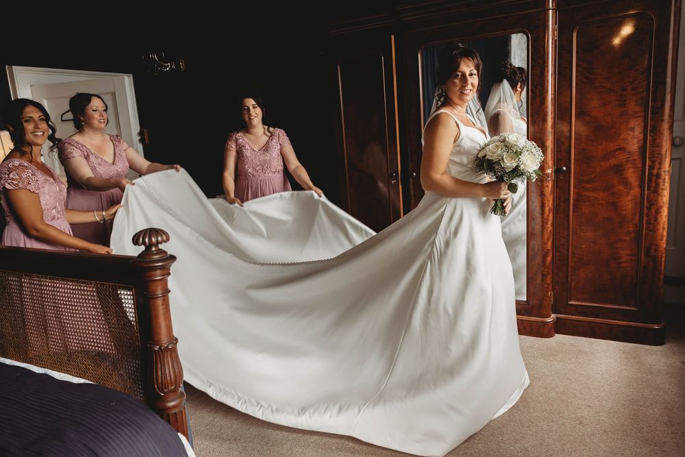 Natural wedding photography at Prestwold Hall