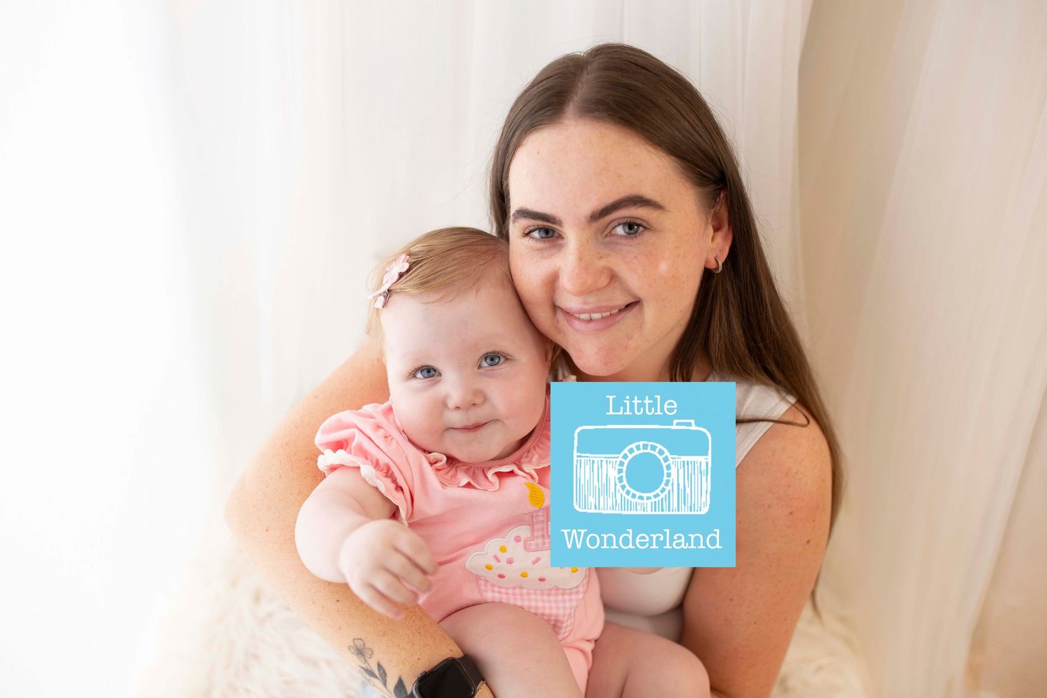 babies first birthday photoshoot at little wonderland photography in widnes cheshire, close to warrington, liverpool, runcorn, st helens