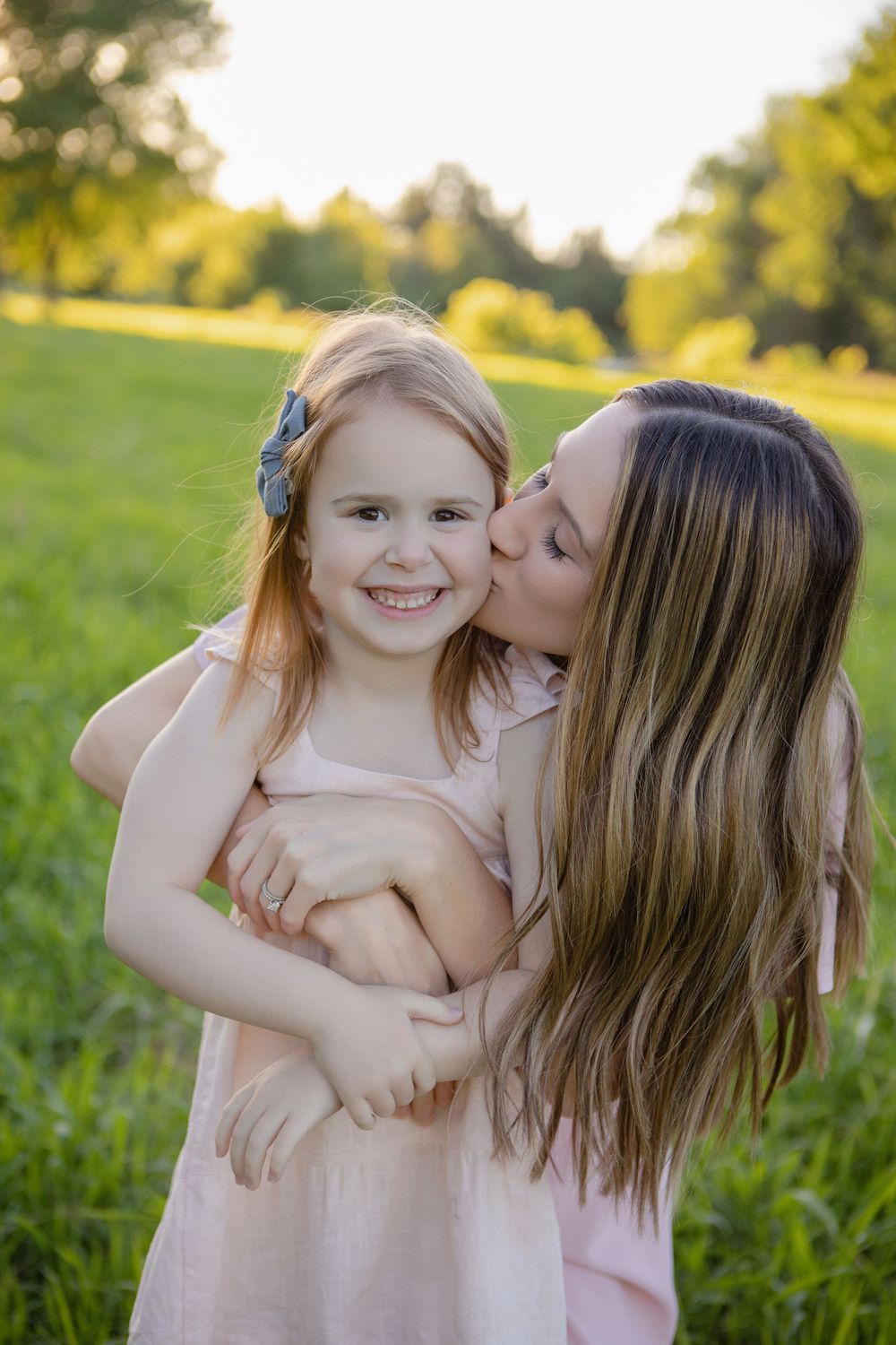 Kendall Kuss Photography Waukesha County family photographer. Mini Sessions family photographer in Watertown WI